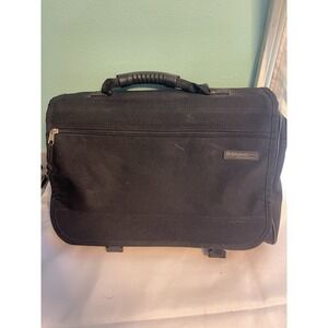 Overland Travelware Laptop Messenger Bag Black
